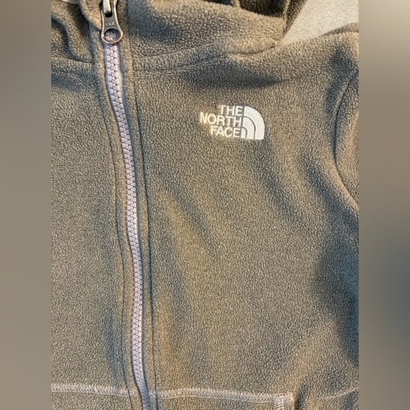 THE NORTH FACE • Kids' Lightweight Fleece Zip-Up Hoodie Jacket • Size 6 - Picture 2 of 5